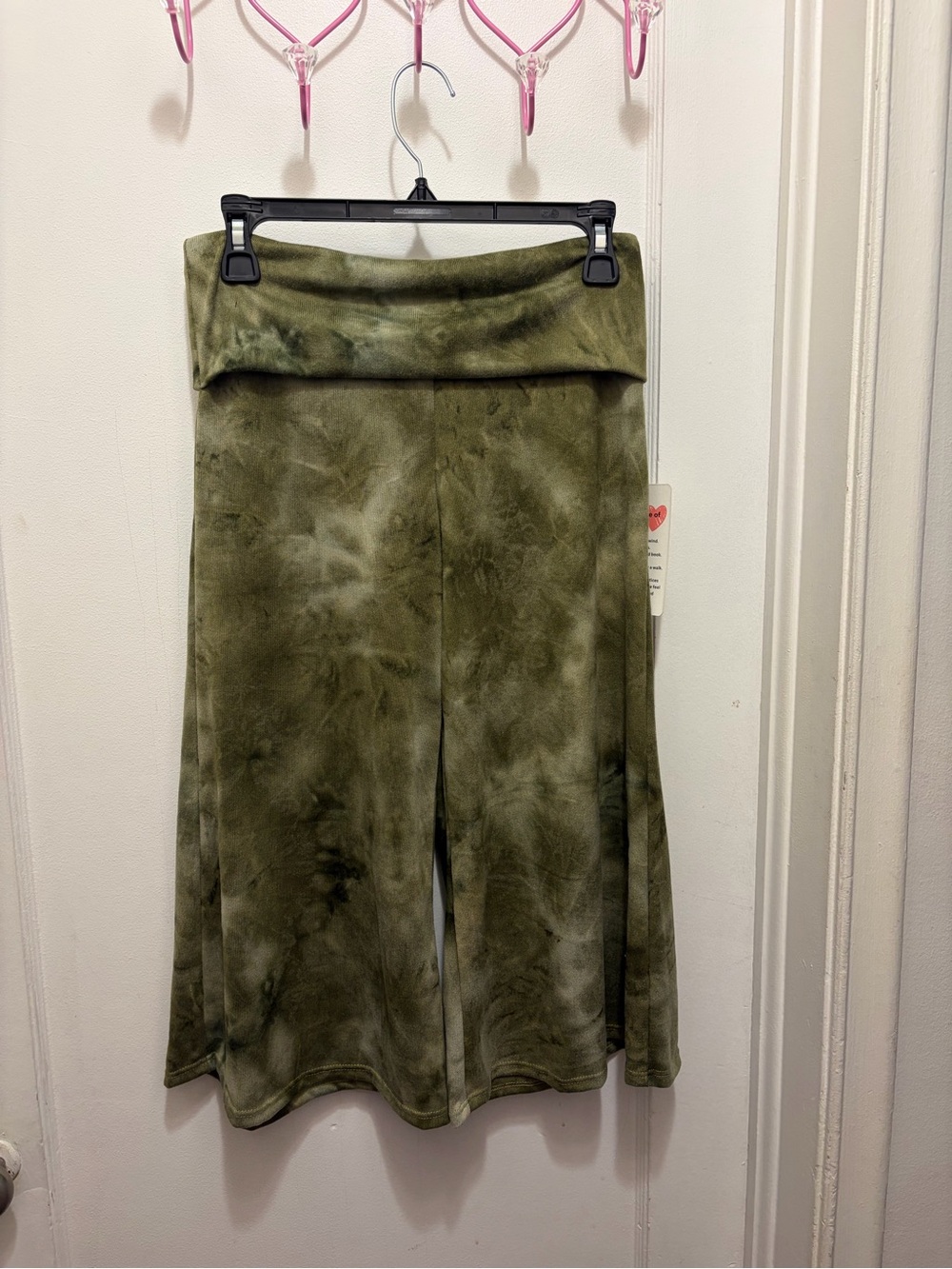 Good Days Project green tie dye gaucho pants Size S